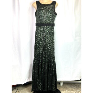 Badgley Mischka Green Sequin black Gown Size 6 V back Designer Formal